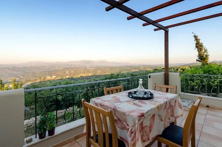 Aletraki -Off-Grid Retreat Above Heraklion, Peaceful Views Archanes Greece