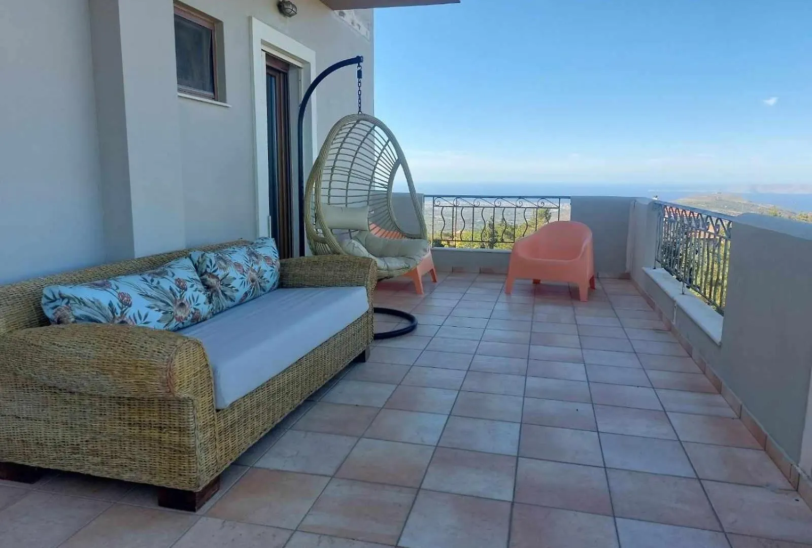 Aletraki -Off-Grid Retreat Above Heraklion, Peaceful Views Archanes