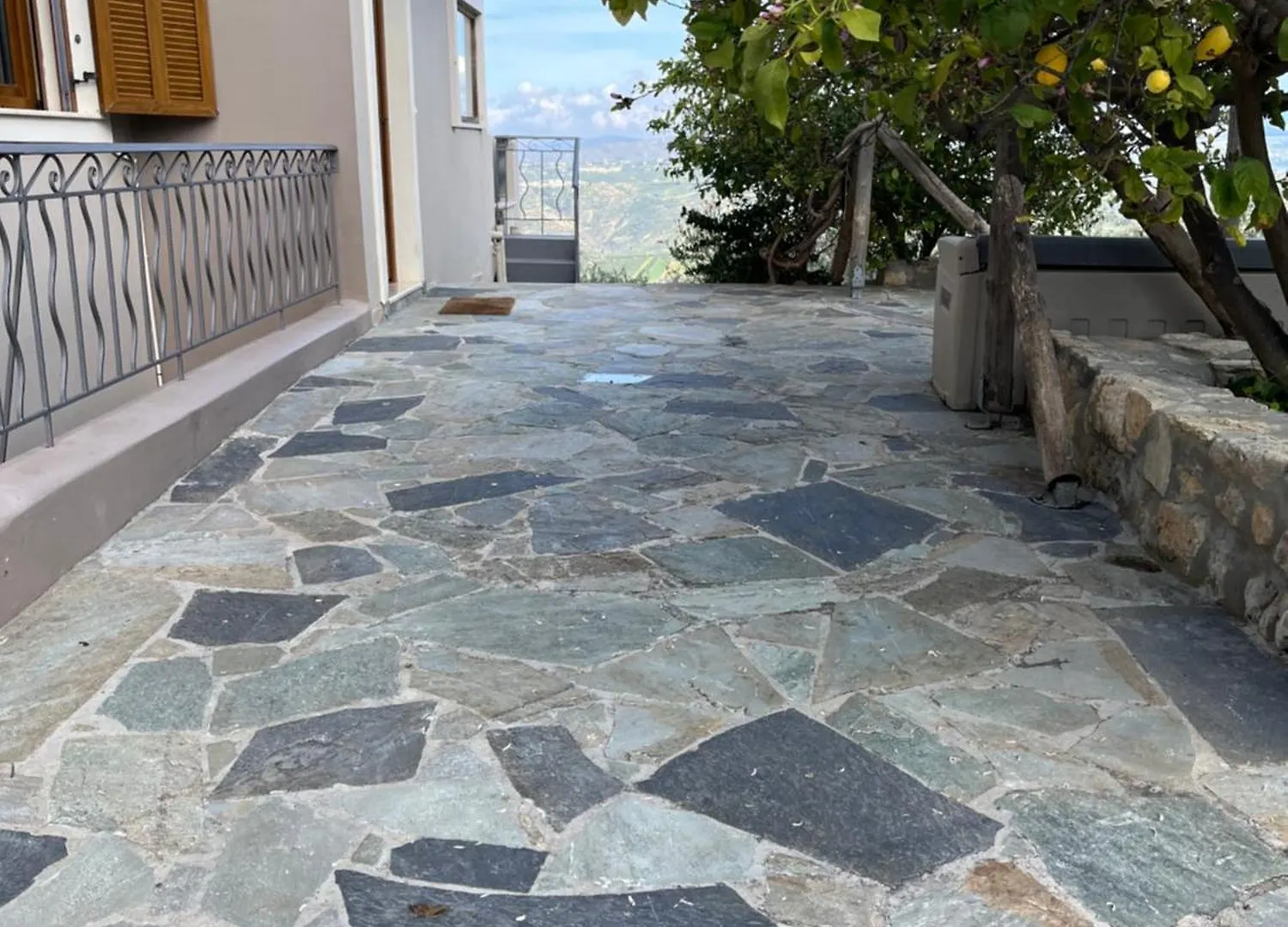 Aletraki -Off-Grid Retreat Above Heraklion, Peaceful Views Archanes Guest house