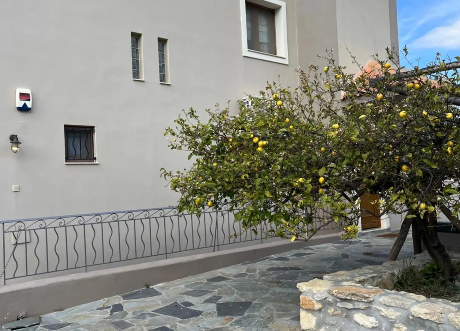 Aletraki -Off-Grid Retreat Above Heraklion, Peaceful Views Archanes
